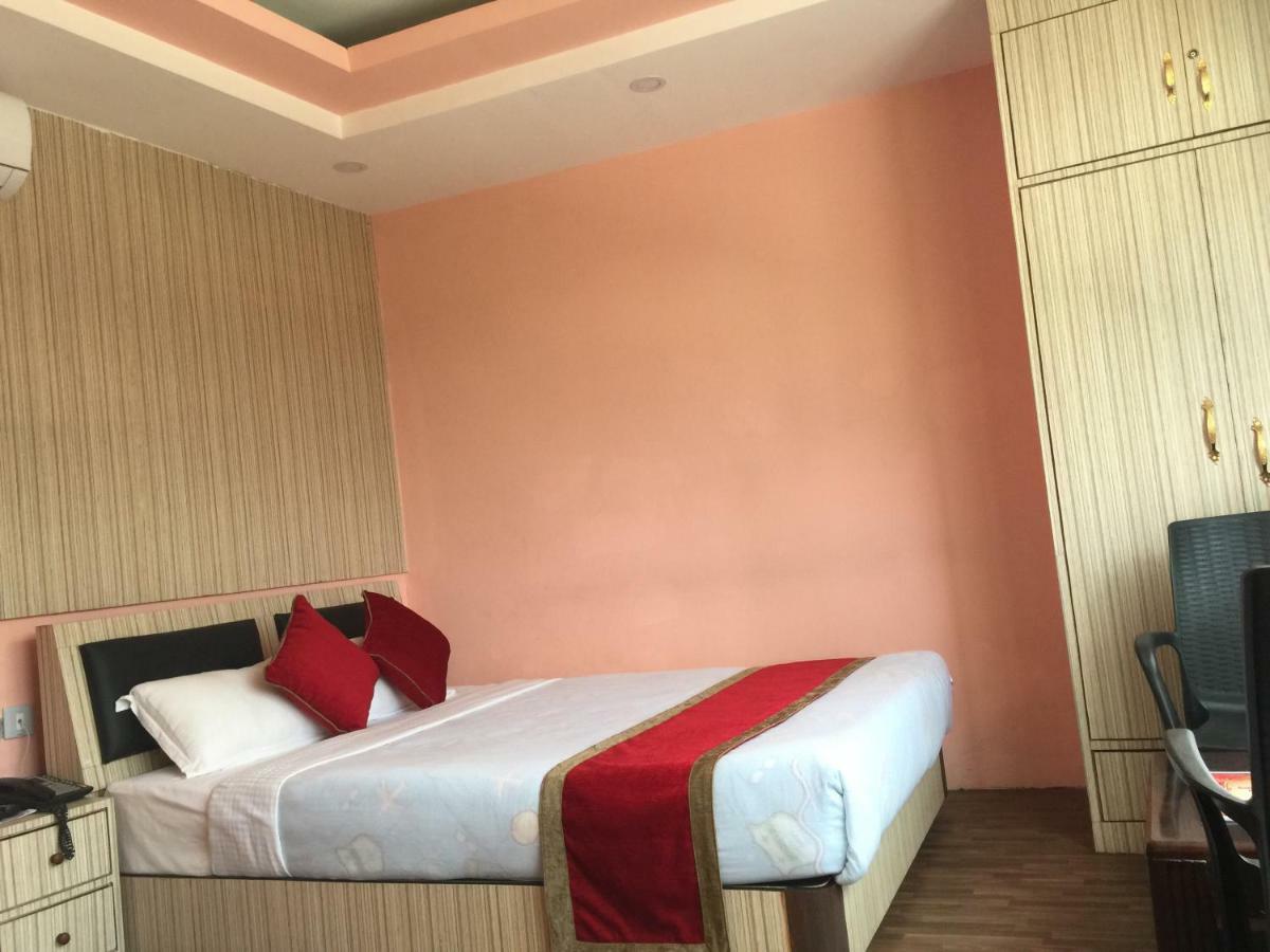 Airport Hotel 4*