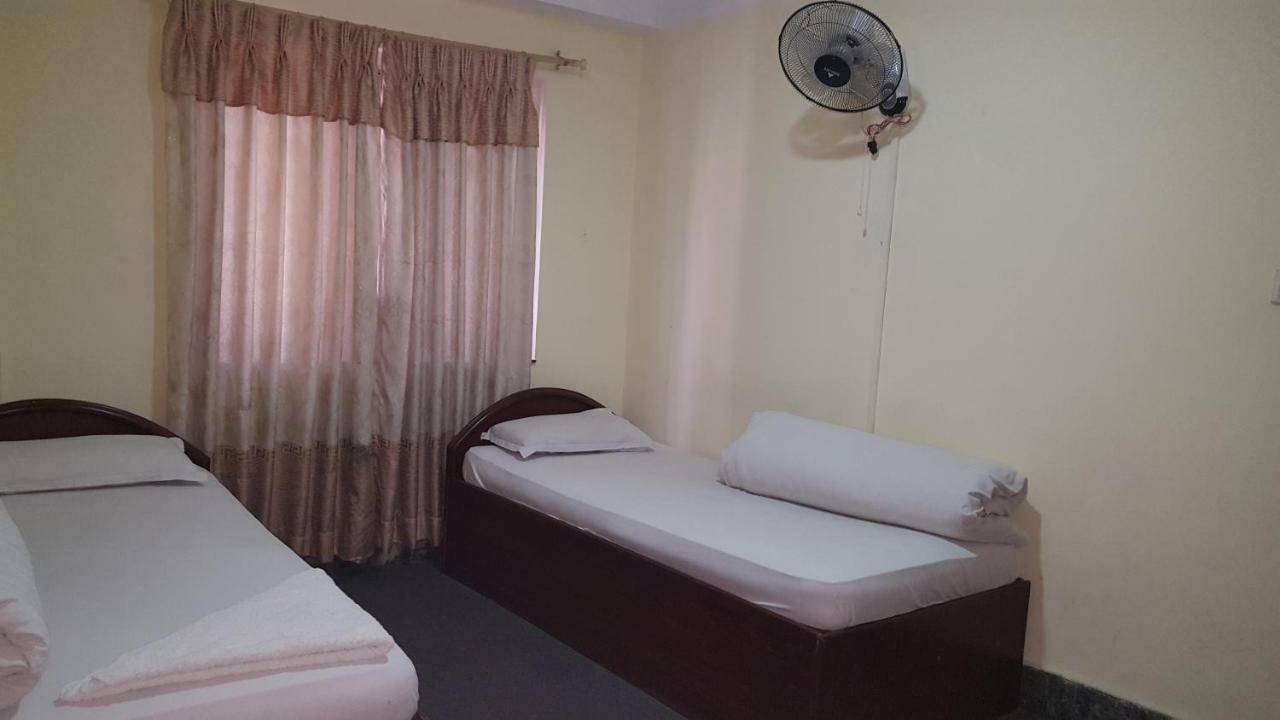 Shangrila Lodge *