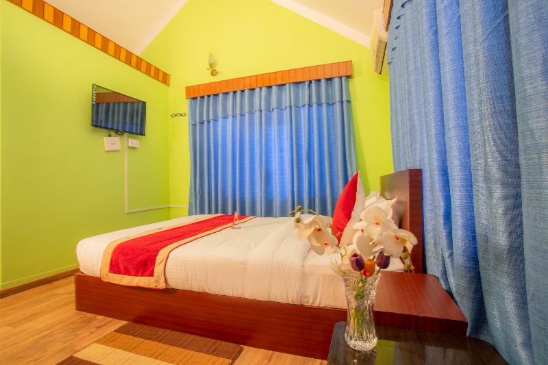 Oyo 146 Somewhere & Resturant Hotel