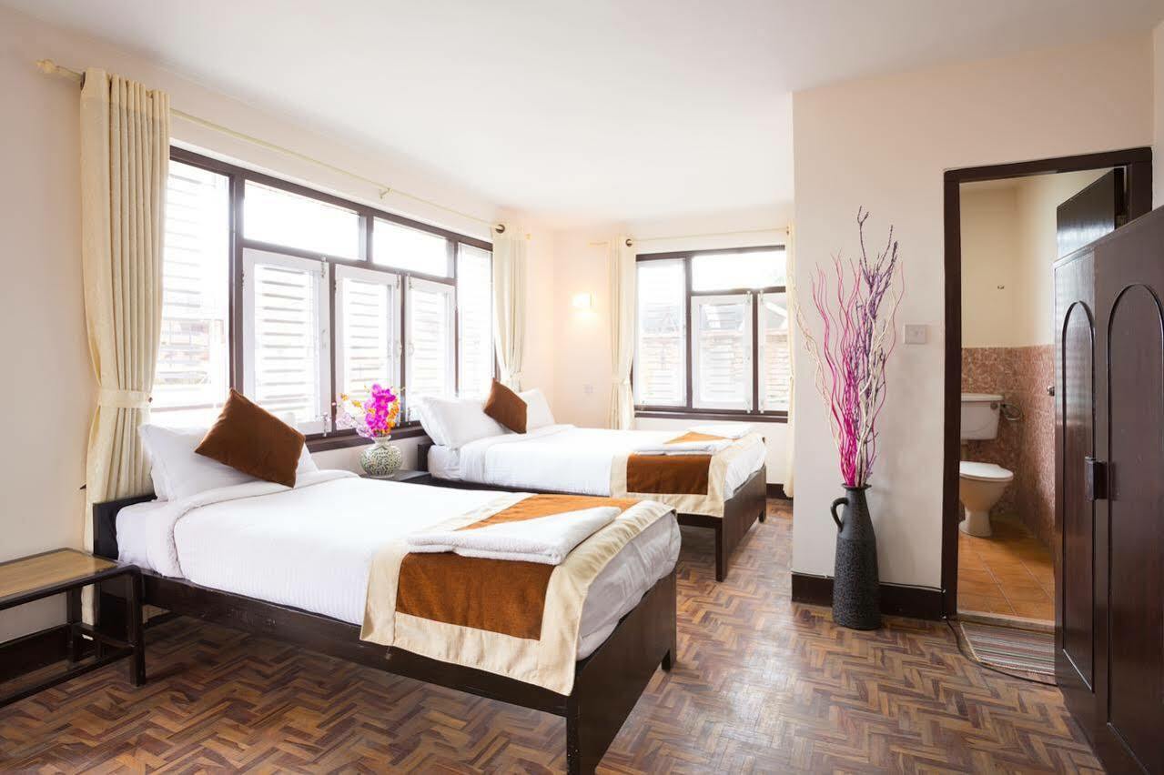 Nomad Hotel 2*