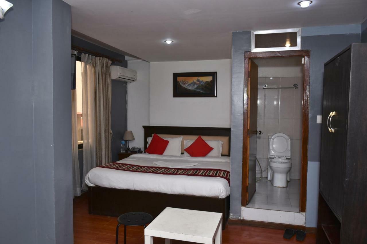Hiranya Bed & Breakfast 3*