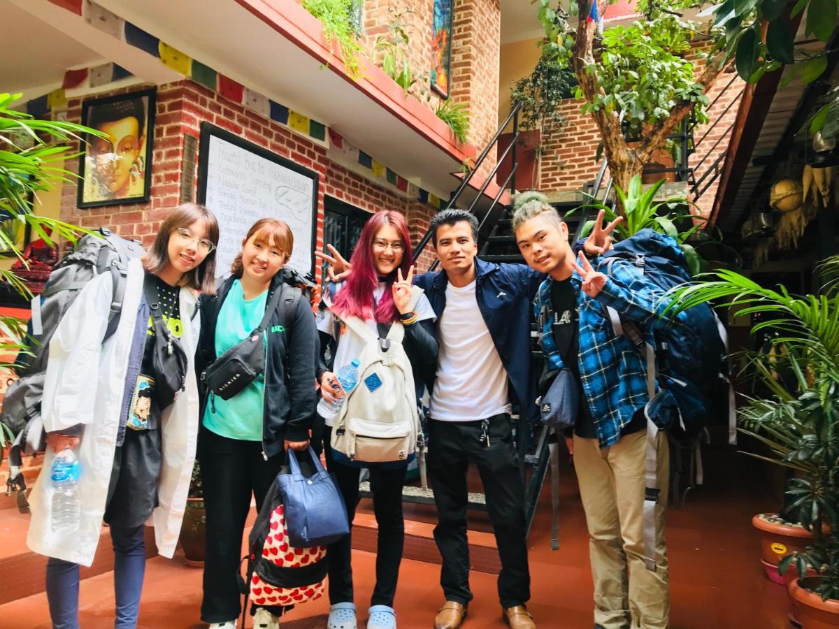 Gurung's Acomodação com café da manhã  3*