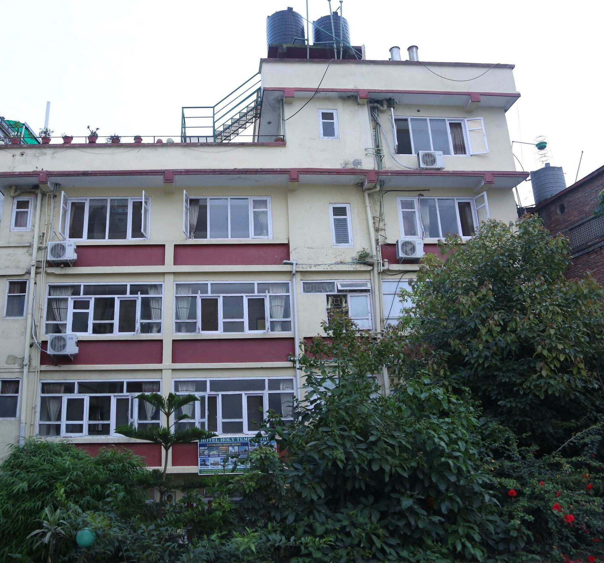 Holy Temple Tree & Chautari Cafe 3*