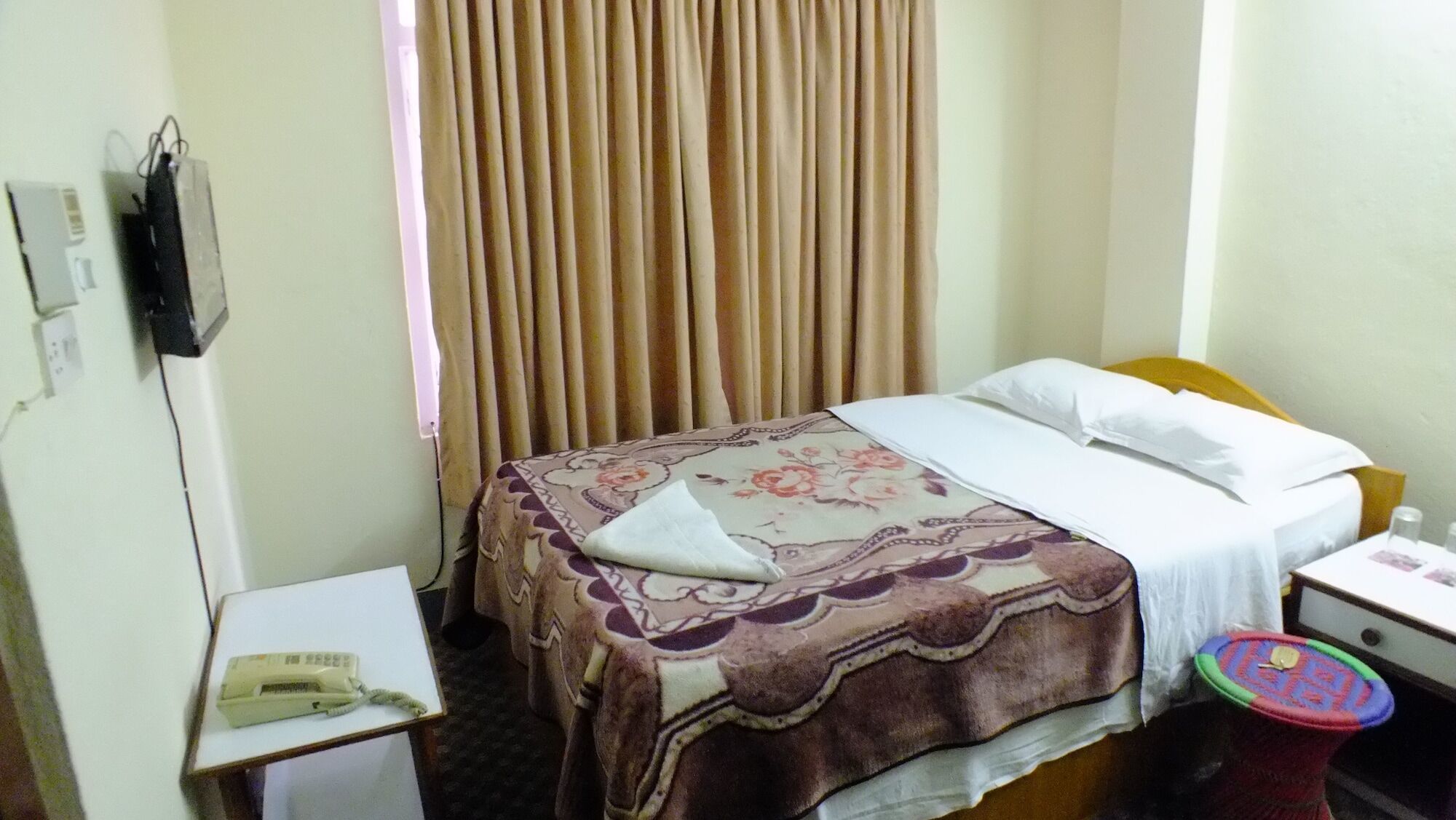 Dolphin Hotel