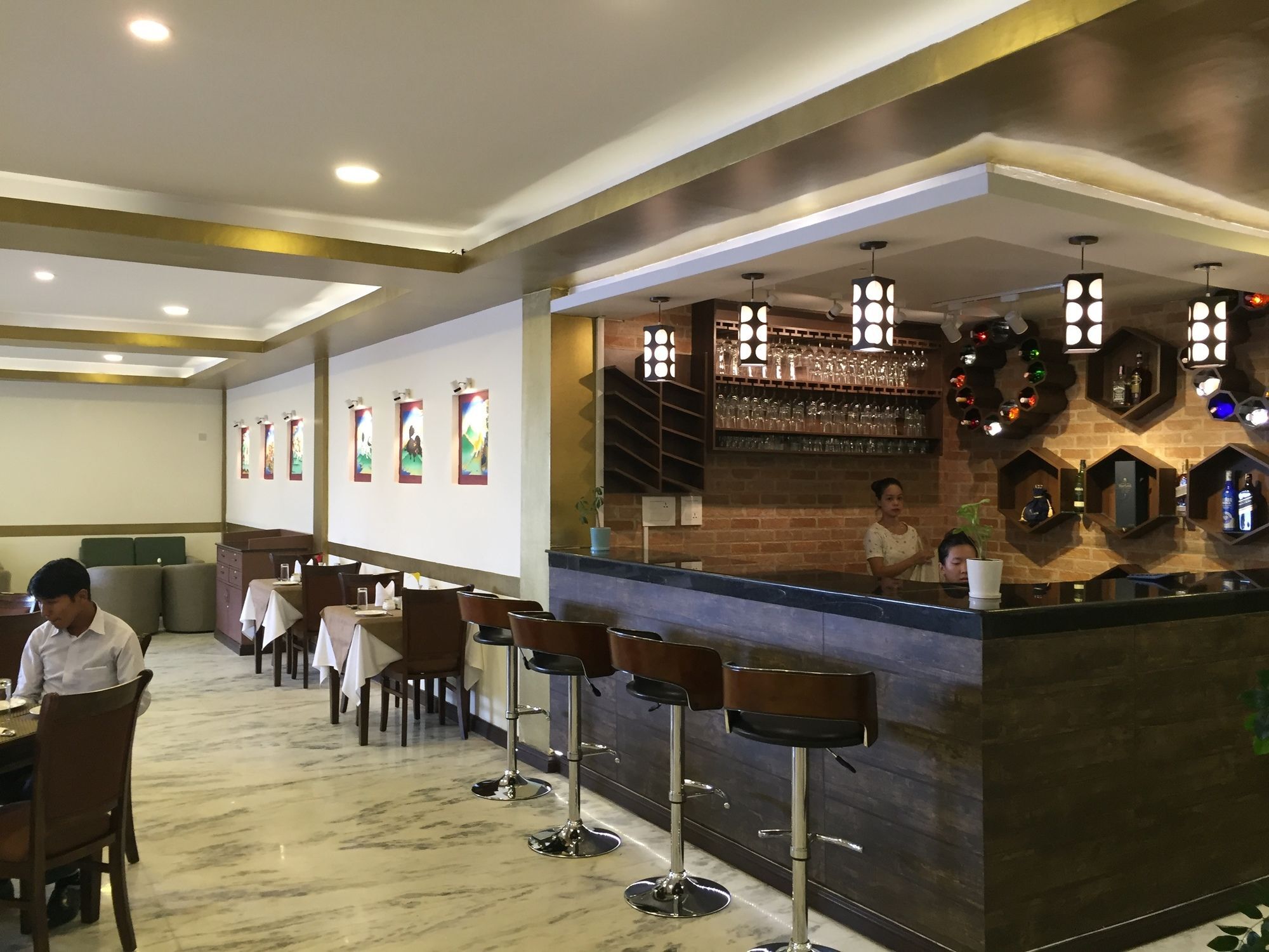 Ghangri Hotel