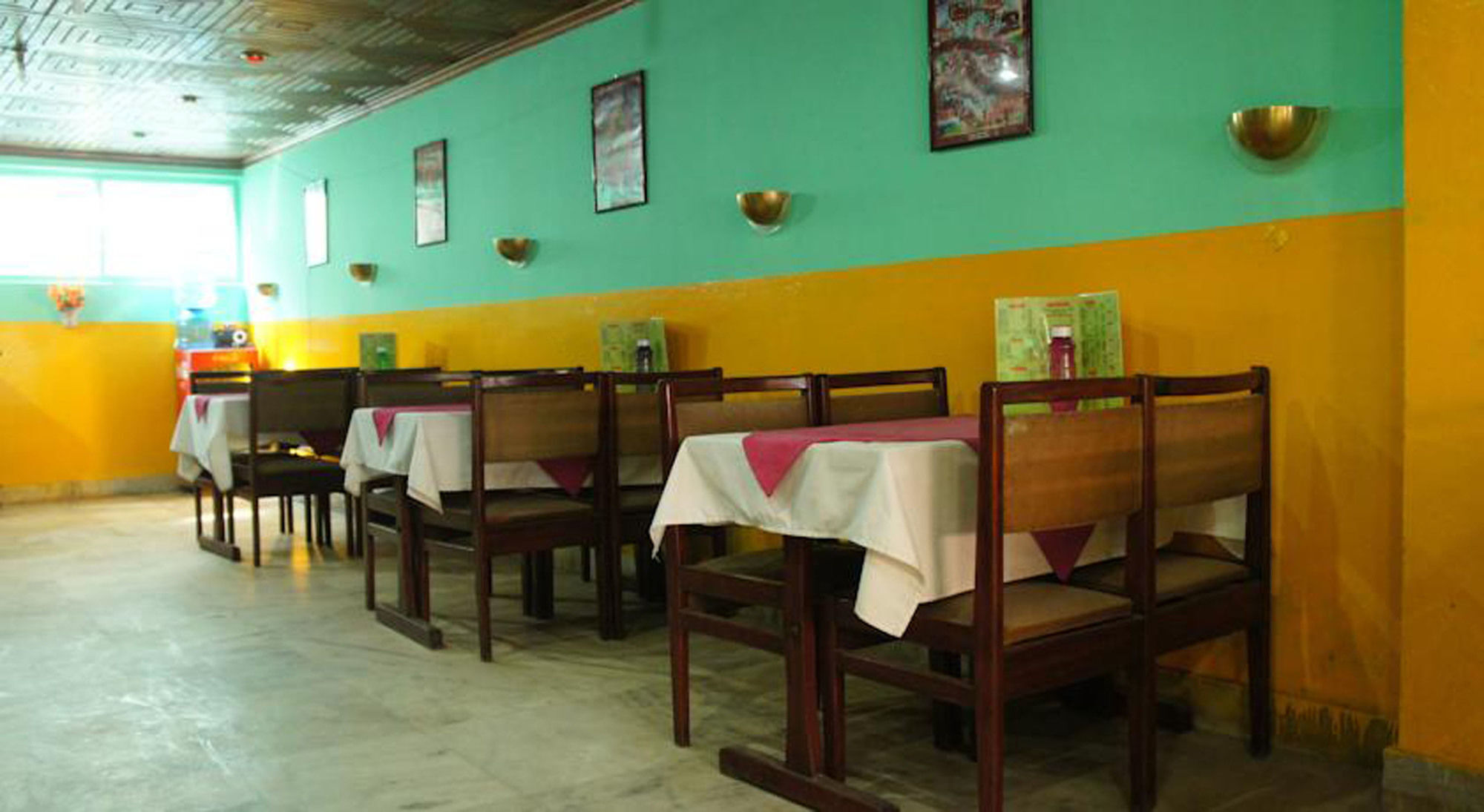 Red Panda Hotel 2*