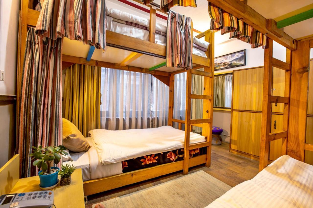Shangrila Boutique *