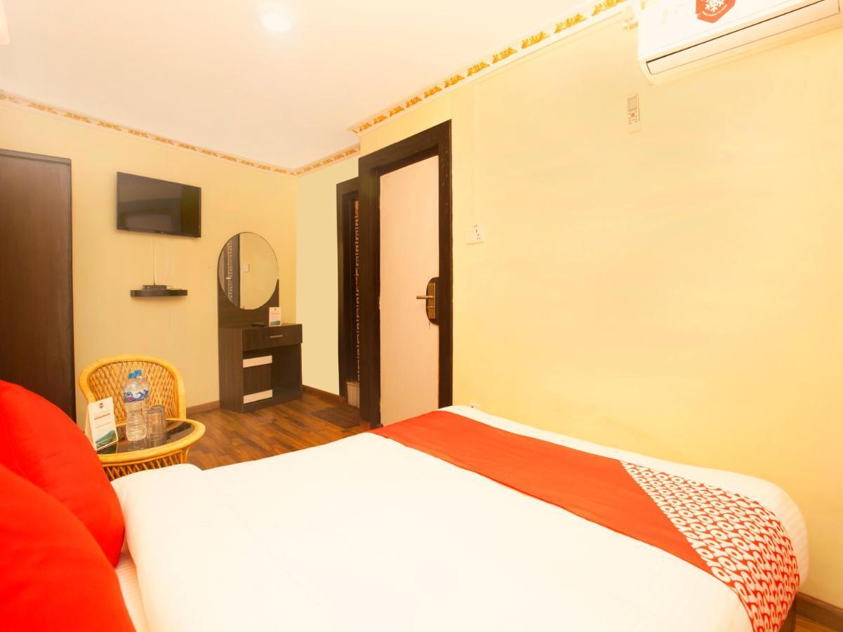 Blackstone Hotel 2*