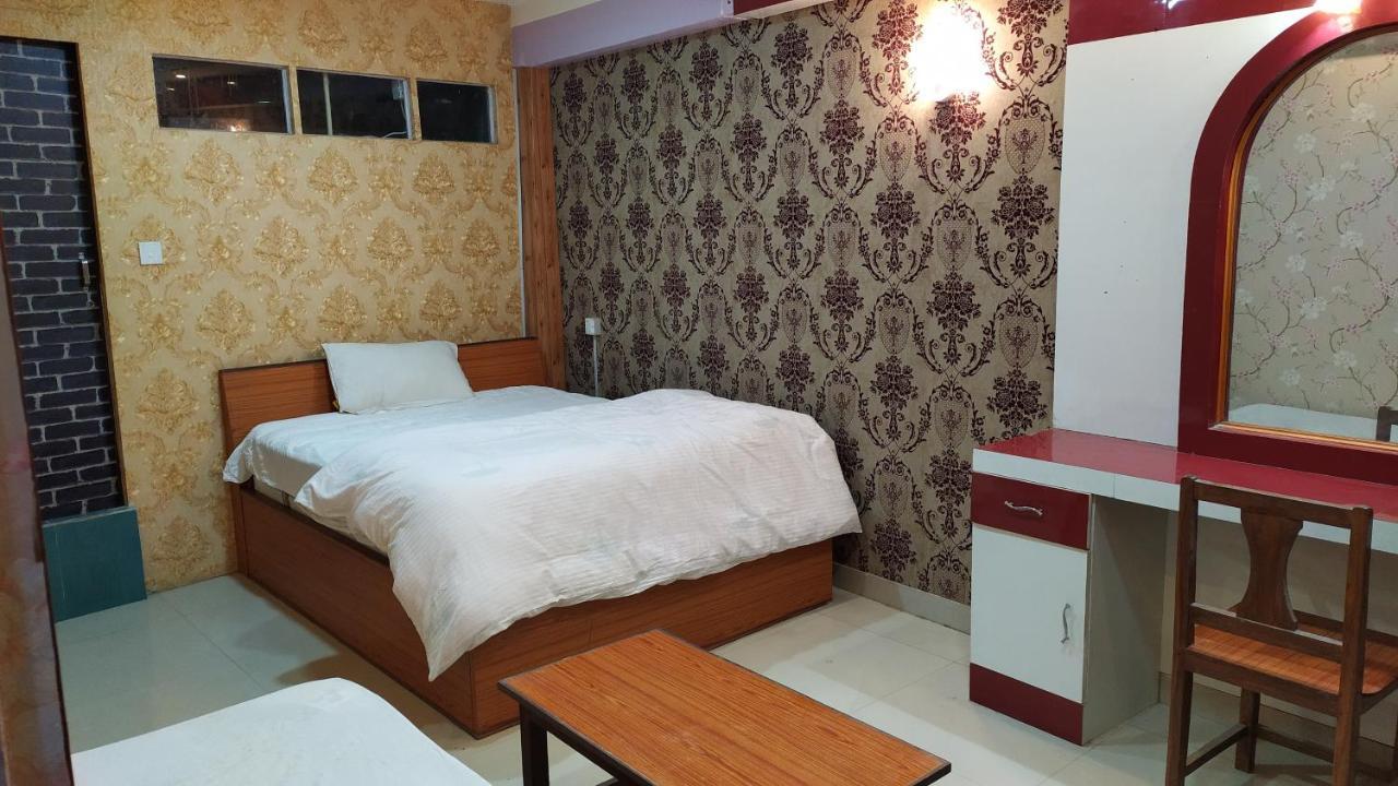 Hotel Ignite And Restaurant 2*