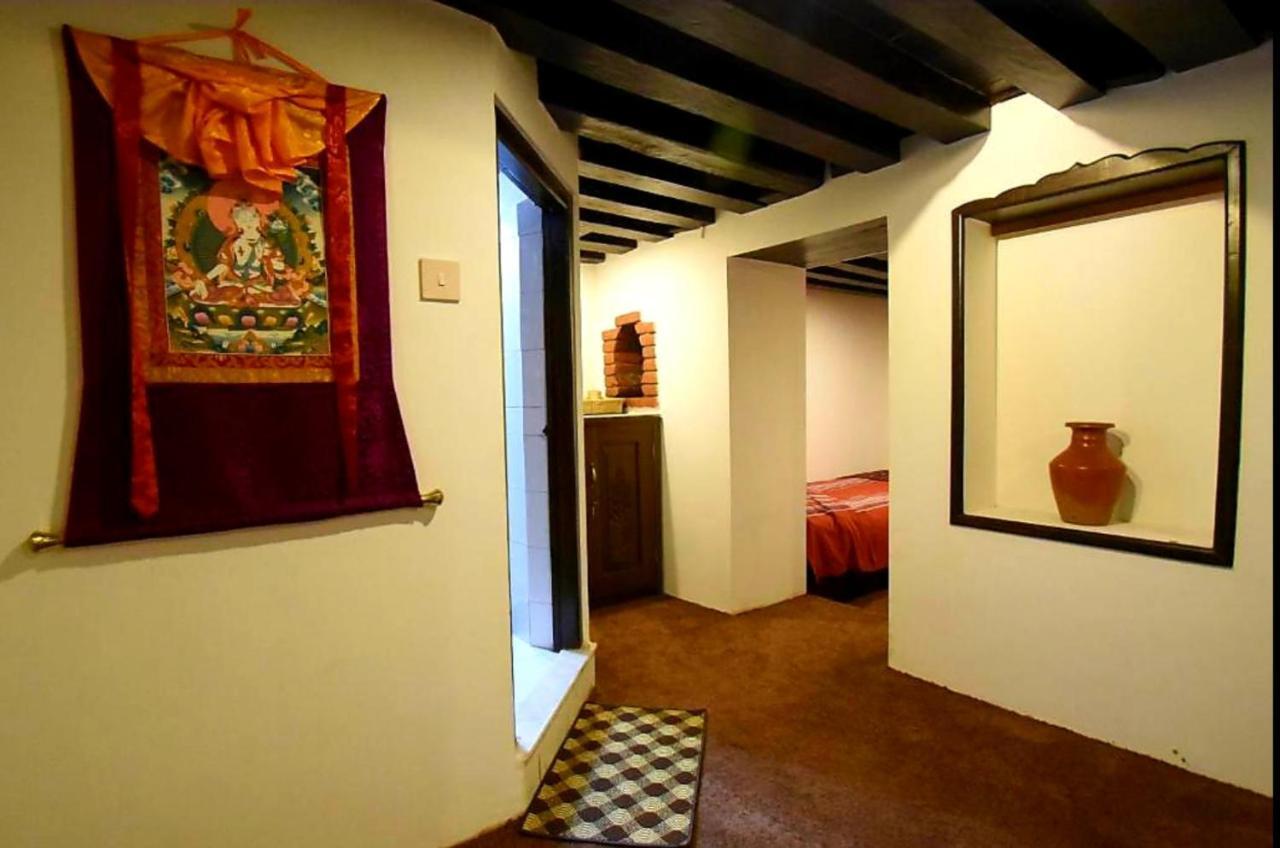 Temple House 3*