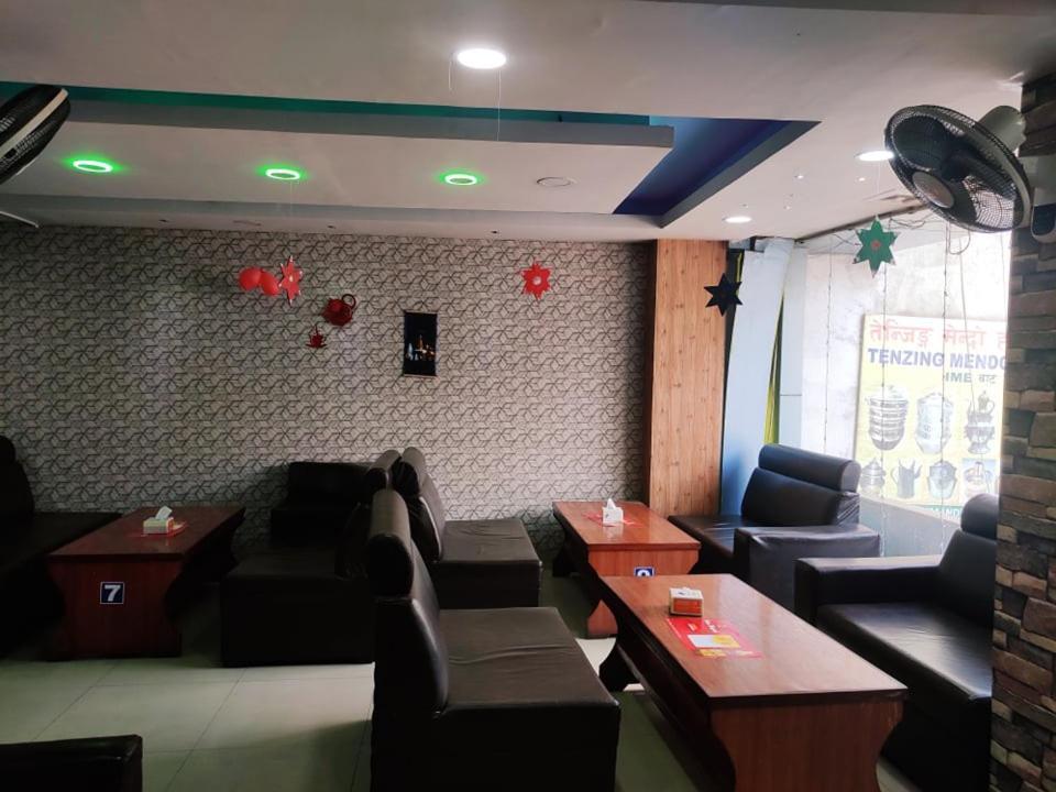 Ignite And Restaurant 2*