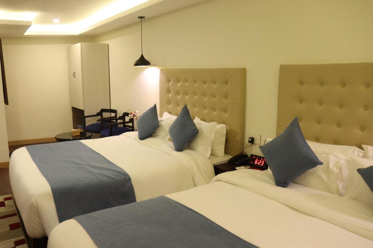 Satkar And Hotel