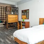 Urban Apartments And Rooms