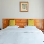 Urban Apartments And Rooms