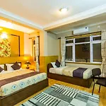 Hotel Acme Inn