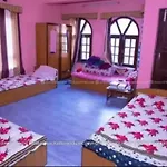 Happy Feet Girls Hostel