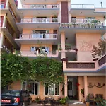 The Global Nomad Apt Centrally Located
