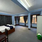 Andrew Home