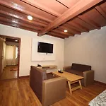 Redstone Regency Hotel
