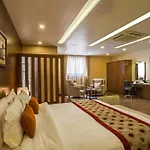 Yatri Suites And Spa
