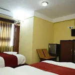 Hotel Holly Temple Tree