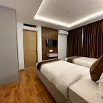 Hotel Alleyway Express
