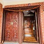Niro Suite Home
