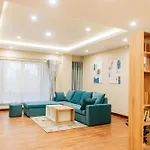 2Bhk Serviced Apartment At Heart Of City
