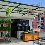 Yakety Yak Hostel