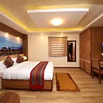 Hotel Sherpani