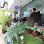 City Hotel And Suites