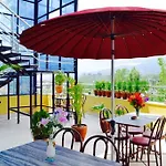 Hotel Regal Airport