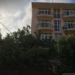Lost Garden Apartment & Guest House