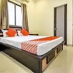 Oyo 786 Hotel Shree Guru Annex