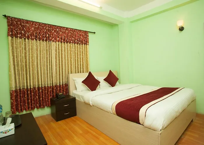 Oyo 237 Hotel S Galaxy