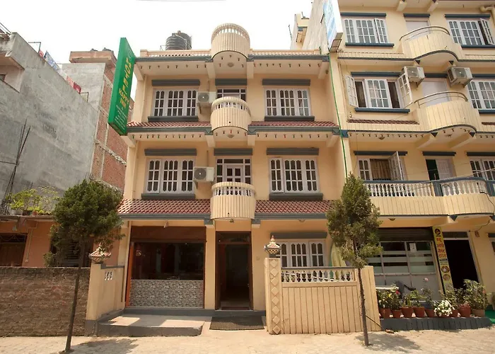 Oyo 372 Hotel Happy Inn