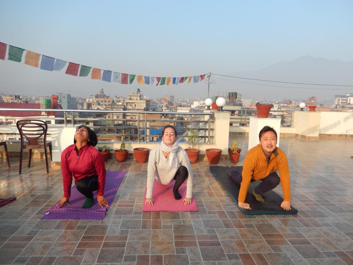 Shine Famille Francophone - Shine And Kathmandu