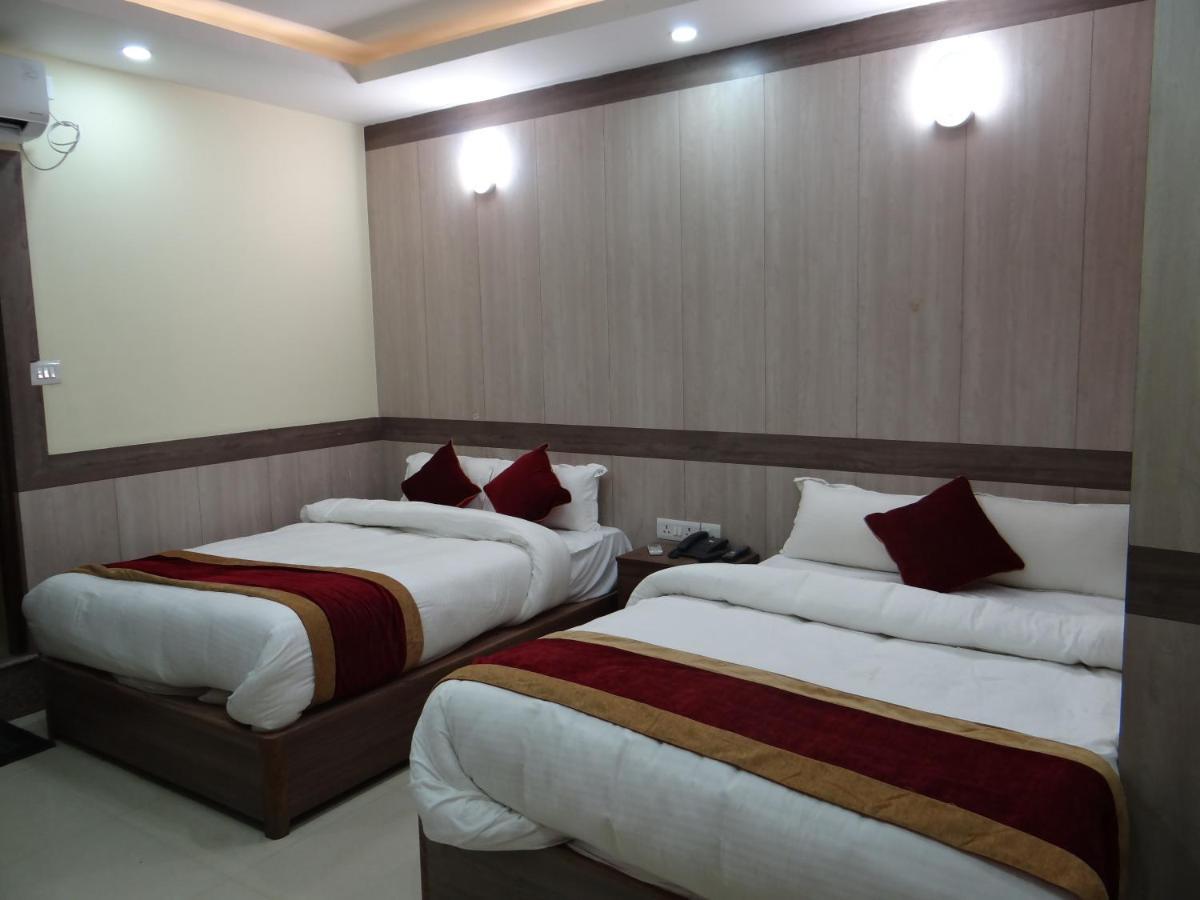 C O International Hotel 2*