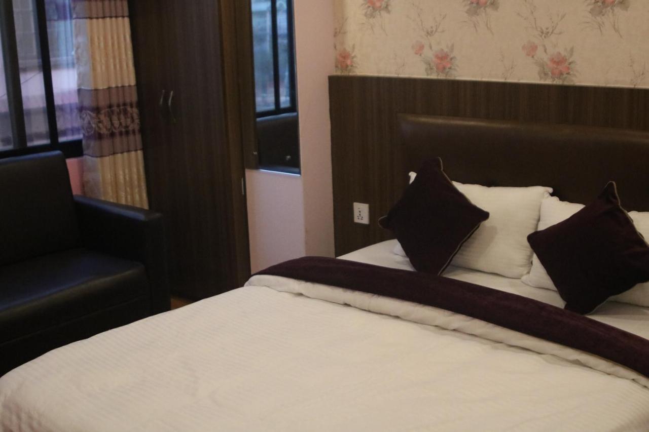 Hotel Parami *