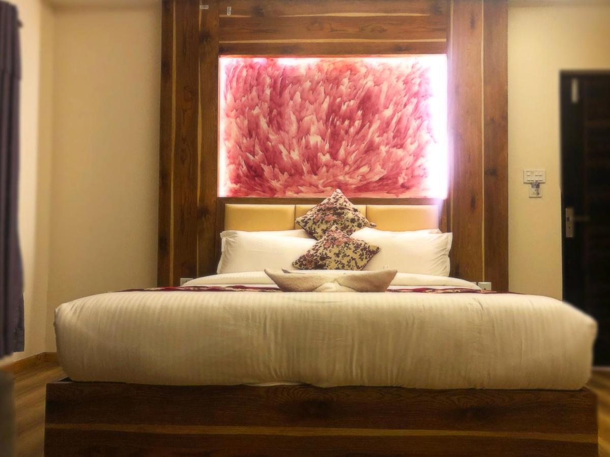 Attic Empire Hotel