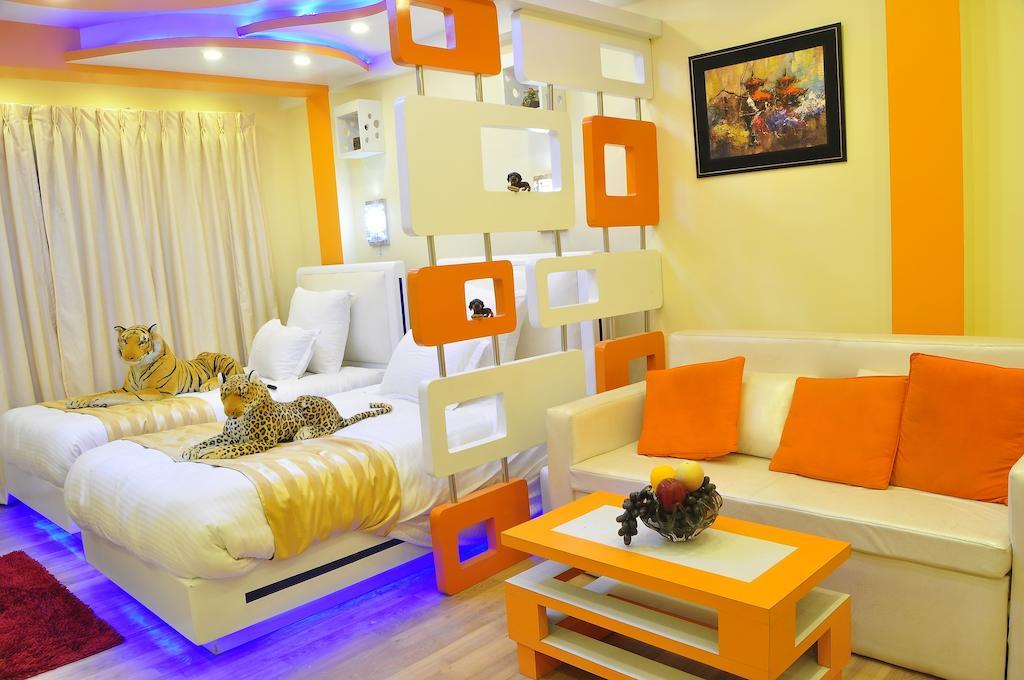 Royal Penguin Boutique & 4*