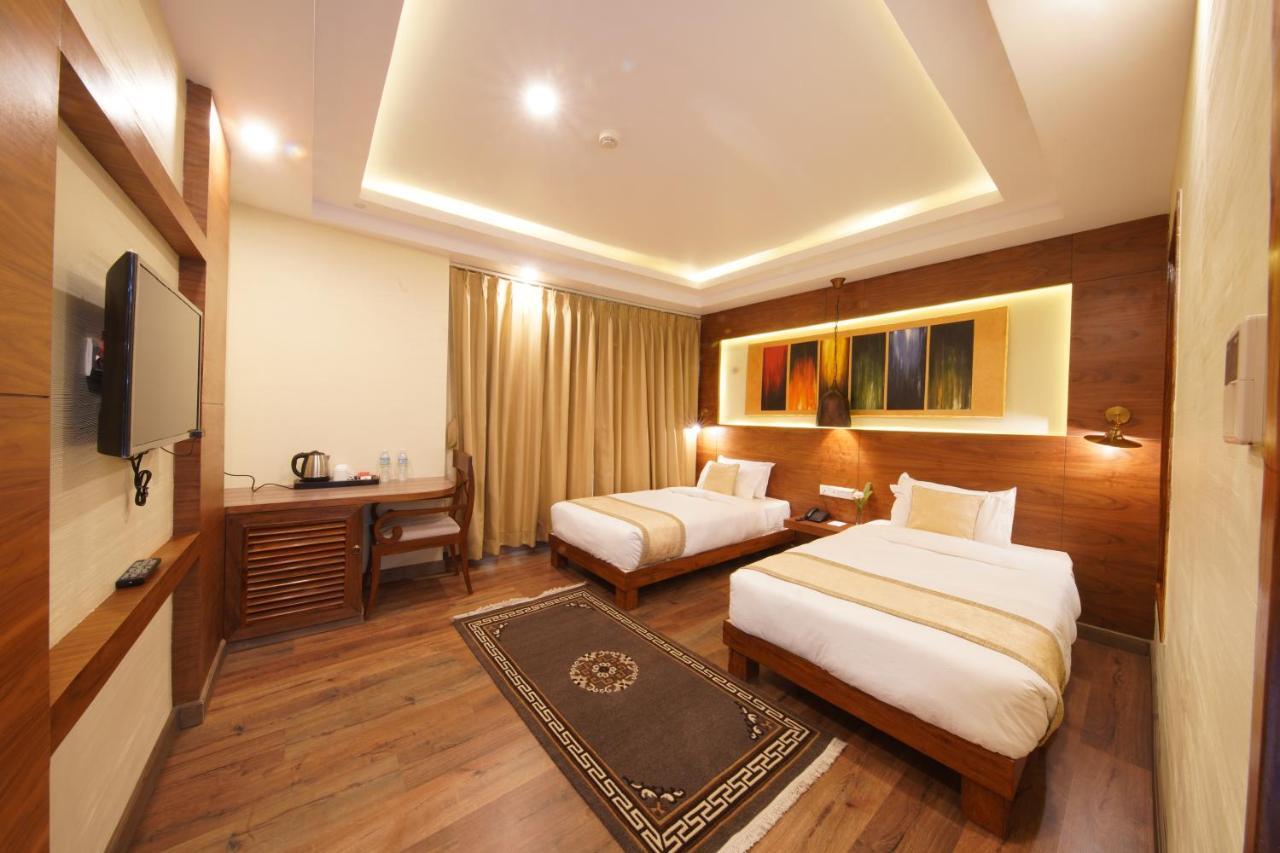 Woodapple And Hotel 3*