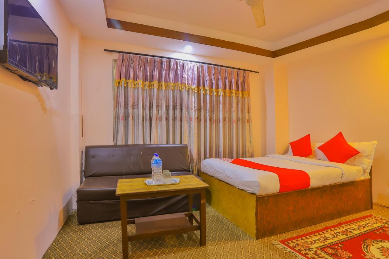 Oyo 656 Shree Guru Hotel