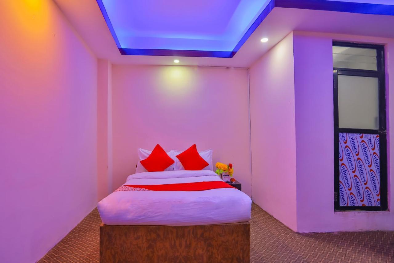 Oyo 656 Shree Guru Hotel