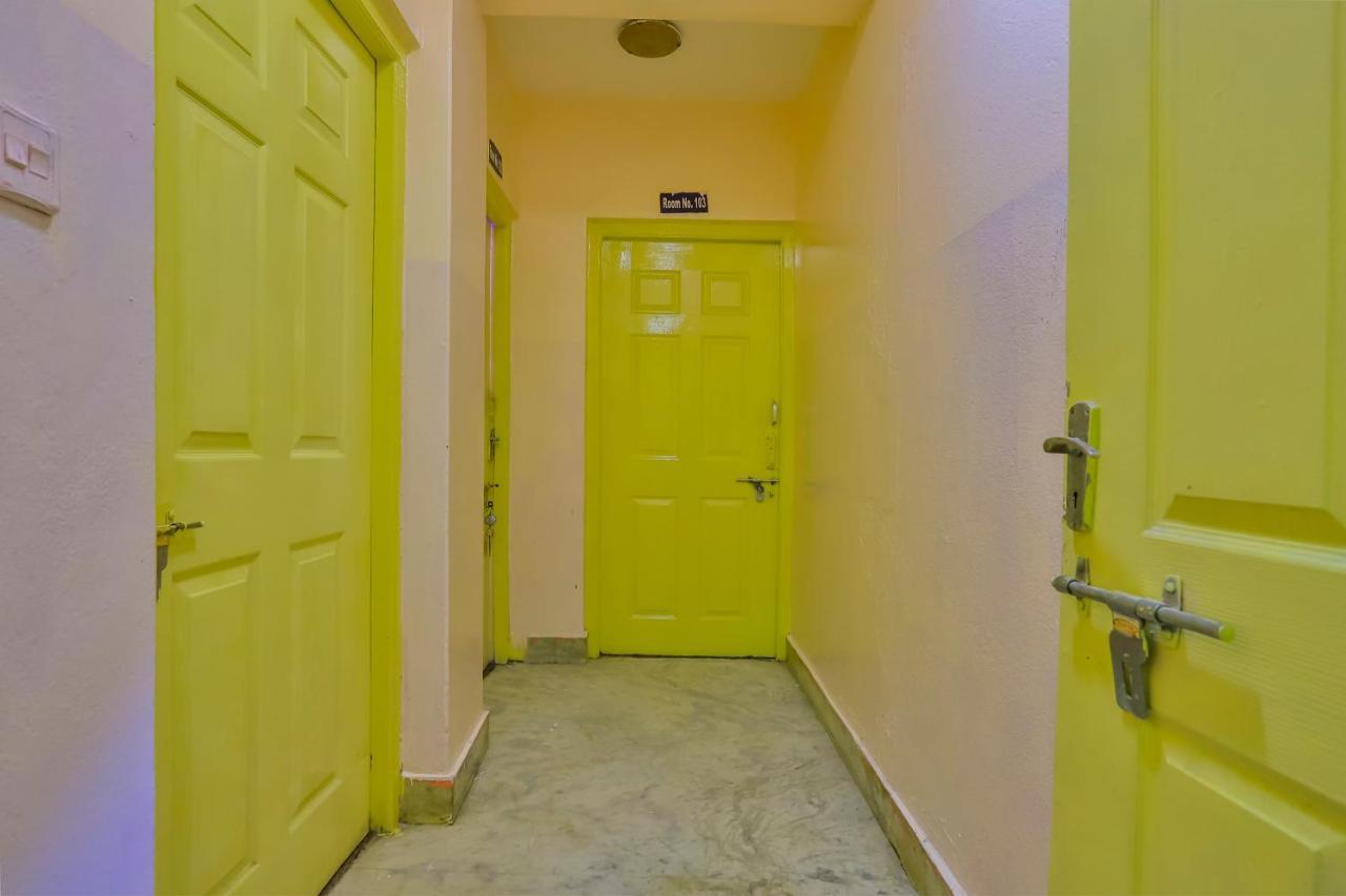 Oyo 656 Shree Guru Hotel