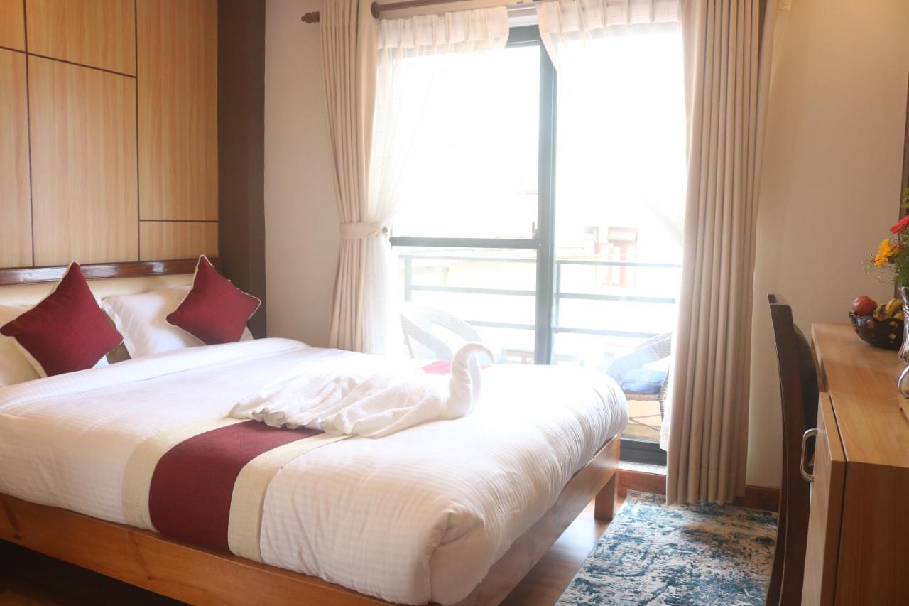 Family Ties Pvt. Ltd. Hotel *