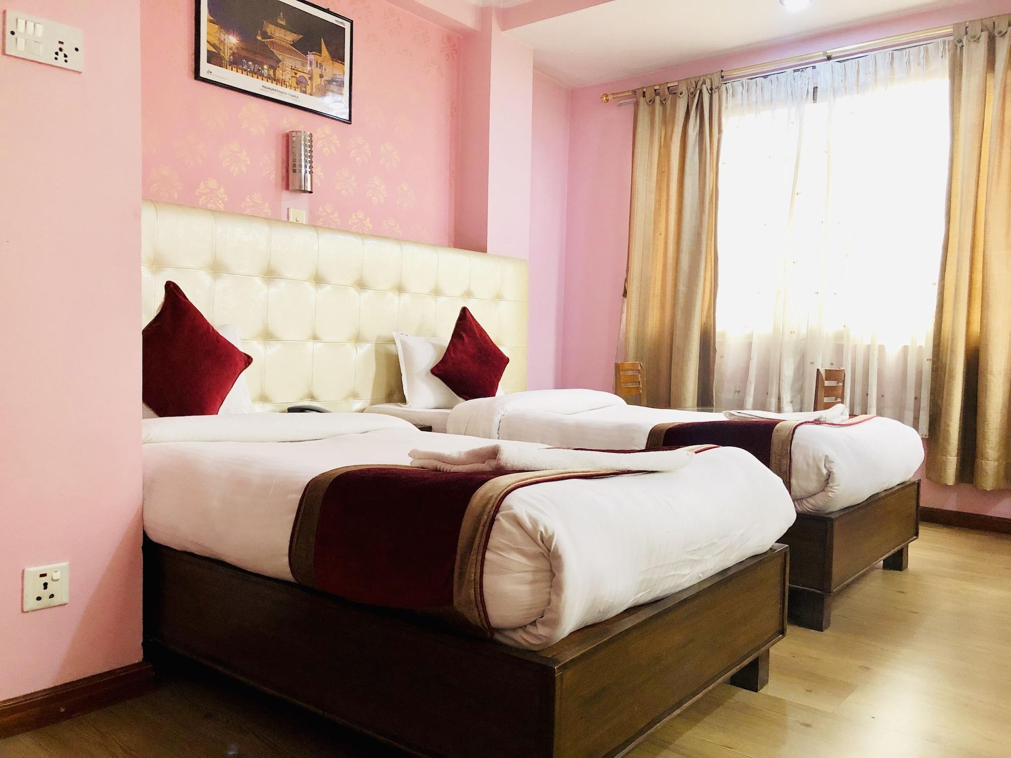 Backyard Hotel 3*