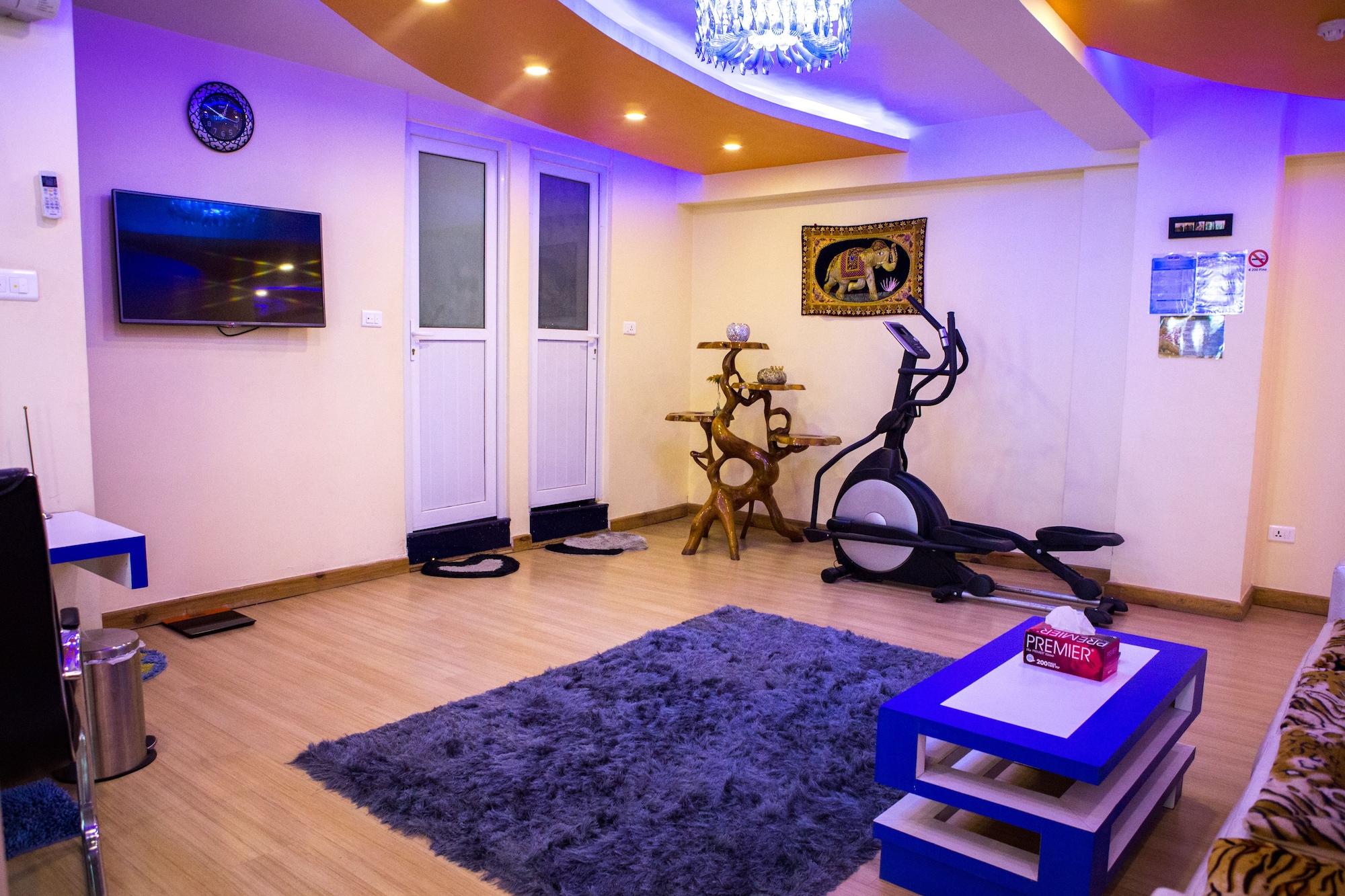 Royal Penguin Boutique & 4*