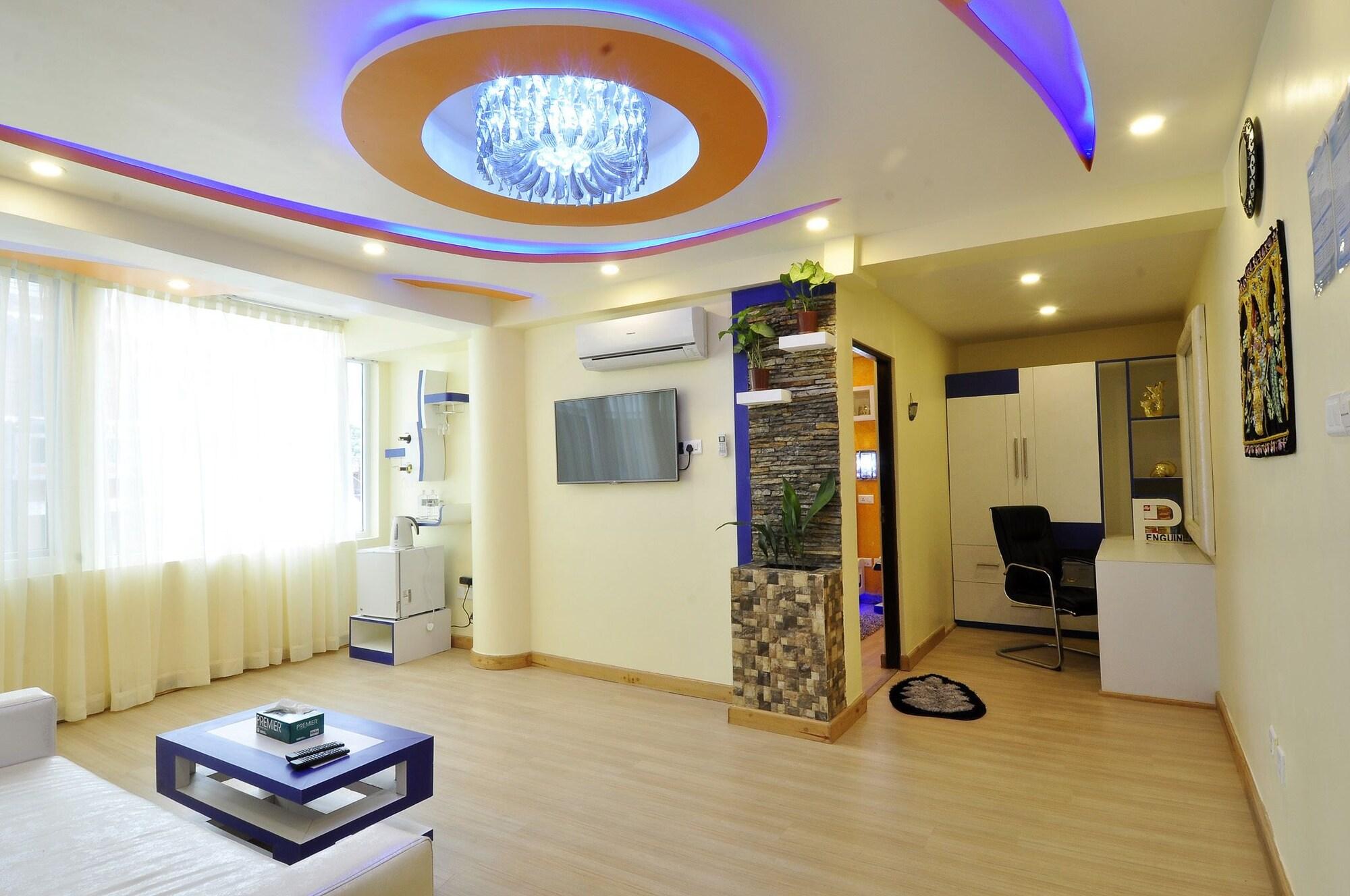 Royal Penguin Boutique & Hotel
