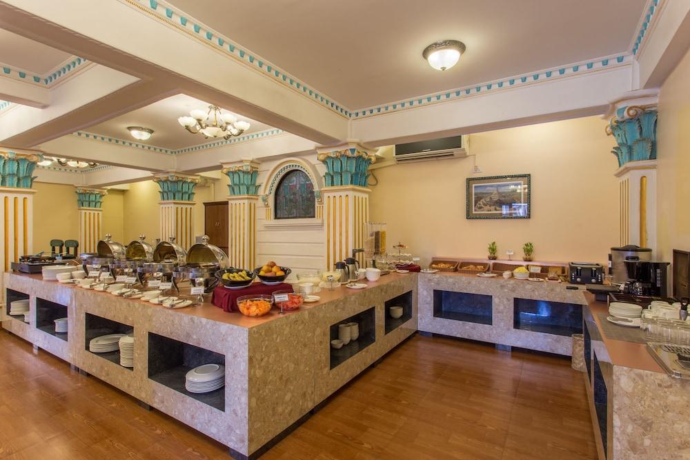 Yukhang Hotel 4*